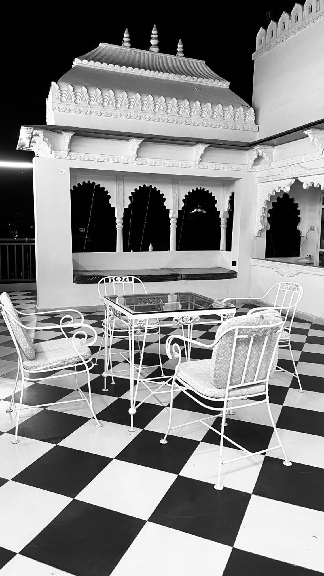 Hotel Ushaan Haveli Udaipur Exterior photo